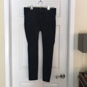 GAP maternity jegging